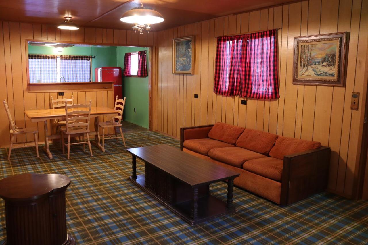 Storybook Village Pine Cove المظهر الخارجي الصورة